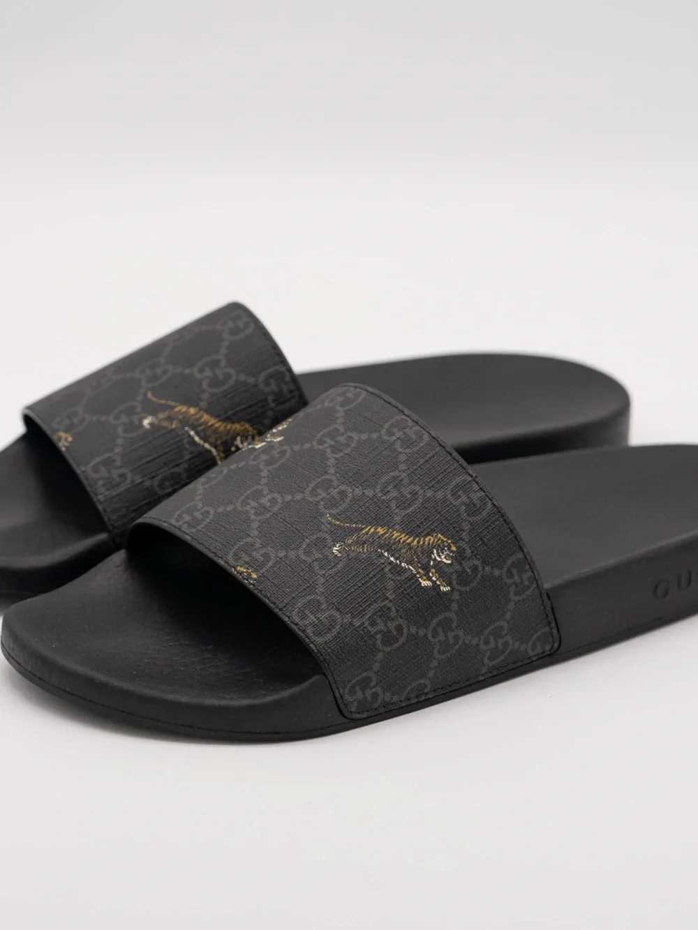 Gucci Men's Slides Tiger Black Canvas Supreme size 9G 9.5 US